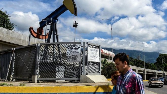 Vì sao Mỹ chưa dùng &#34;đòn hiểm&#34; cấm vận dầu mỏ Venezuela? - 1