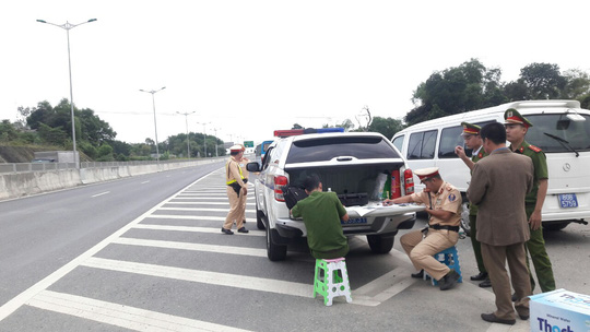 Bị phát hiện dương tính với ma túy, tài xế xe khách nói &#34;que thử hư&#34; - 2