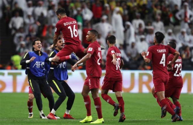 Asian Cup, UAE - Qatar: Sai lầm khó tin, ấn định phút bù giờ - 1