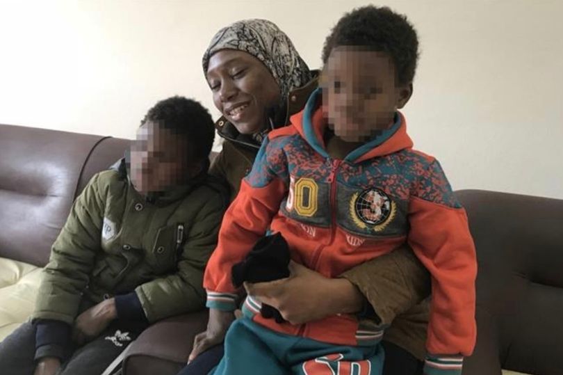 Hành trình phi thường của người phụ nữ cứu 2 con từ tay IS - 1