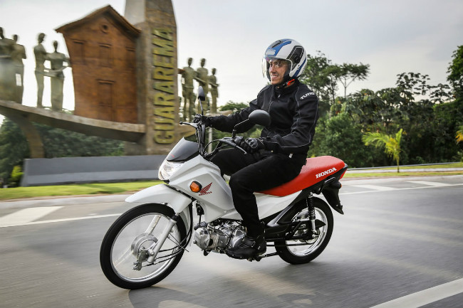 2019 Honda Pop 110i giúp lái xe trở nên năng động và phong cách rất khác lạ.