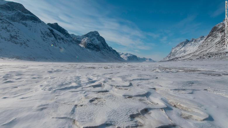 Băng tan ở Bắc Cực để lộ vùng đất chưa từng thấy trong 40.000 năm - 1