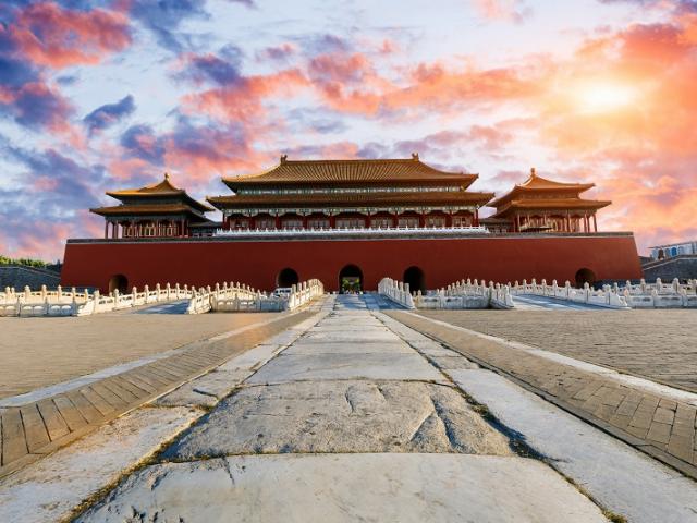 Vì sao cung điện Trung Hoa xưa được gọi là Tử Cấm Thành?