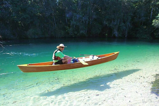 Chiếc thuyền này giống như đang bay.