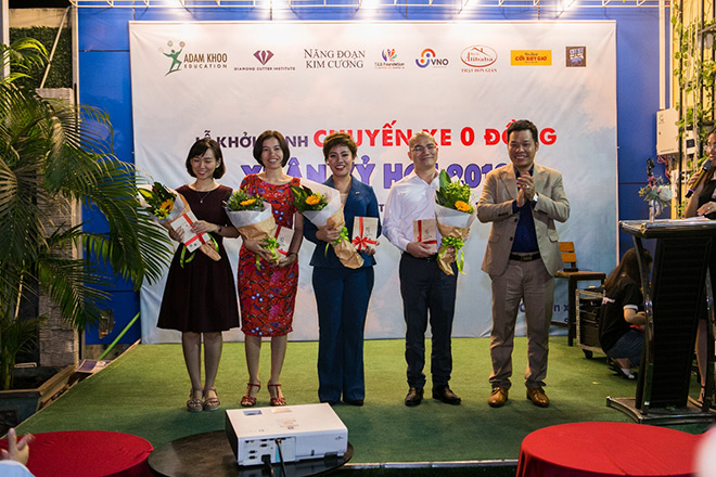 Chuyến xe 0 đồng xuân kỷ hợi 2019: Mang Tết đến hơn 300 người - 1
