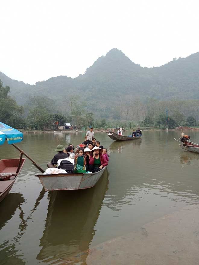 Chùa Hương trước ngày khai hội: &#34;Cò đò&#34; hét giá cao hơn 200% - 2