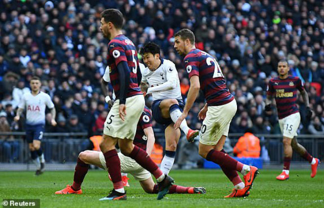 Tottenham - Newcastle: &#34;Người hùng châu Á&#34; rực sáng, vỡ òa phút 83 - 1