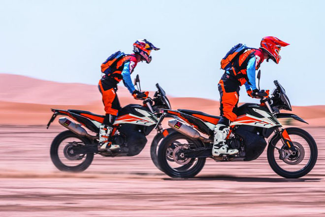 Chốt giá bán xế địa hình KTM Adventure 790 và 790 Adventure R - 1