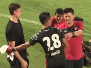 Bóng đá - Đặng Văn Lâm chứng kiến thủ môn Muangthong United mắc sai lầm