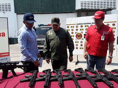 Venezuela tóm gọn lô vũ khí Mỹ - 1
