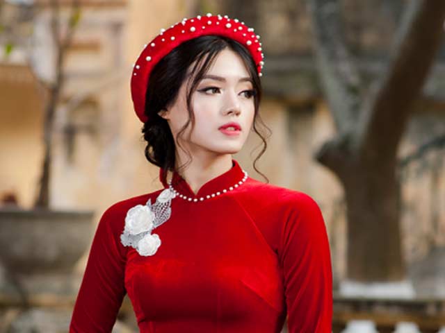 Vì sao người Việt lại chuộng màu đỏ để mặc dịp Tết?