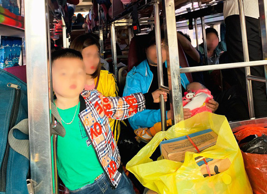 Xe khách chạy tuyến Thanh Hóa-Hải Phòng 38 chỗ “nhồi nhét” tới 54 người - 1