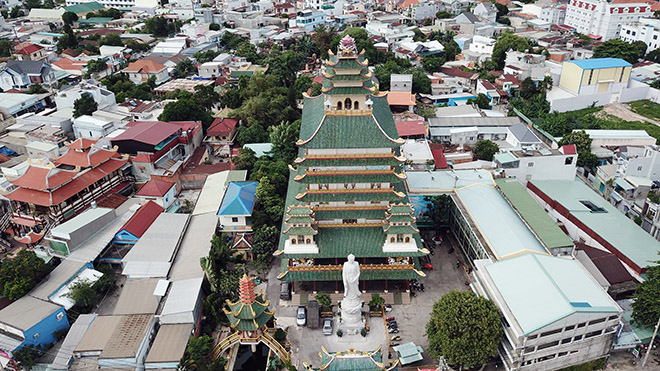 Ngôi chùa có bức phù điêu cây bồ đề nổi lớn nhất Việt Nam ở Sài Gòn - 1