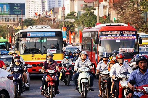 Cửa ngõ nam Hà Nội &#34;tê liệt&#34; chiều mùng 5 Tết - 6