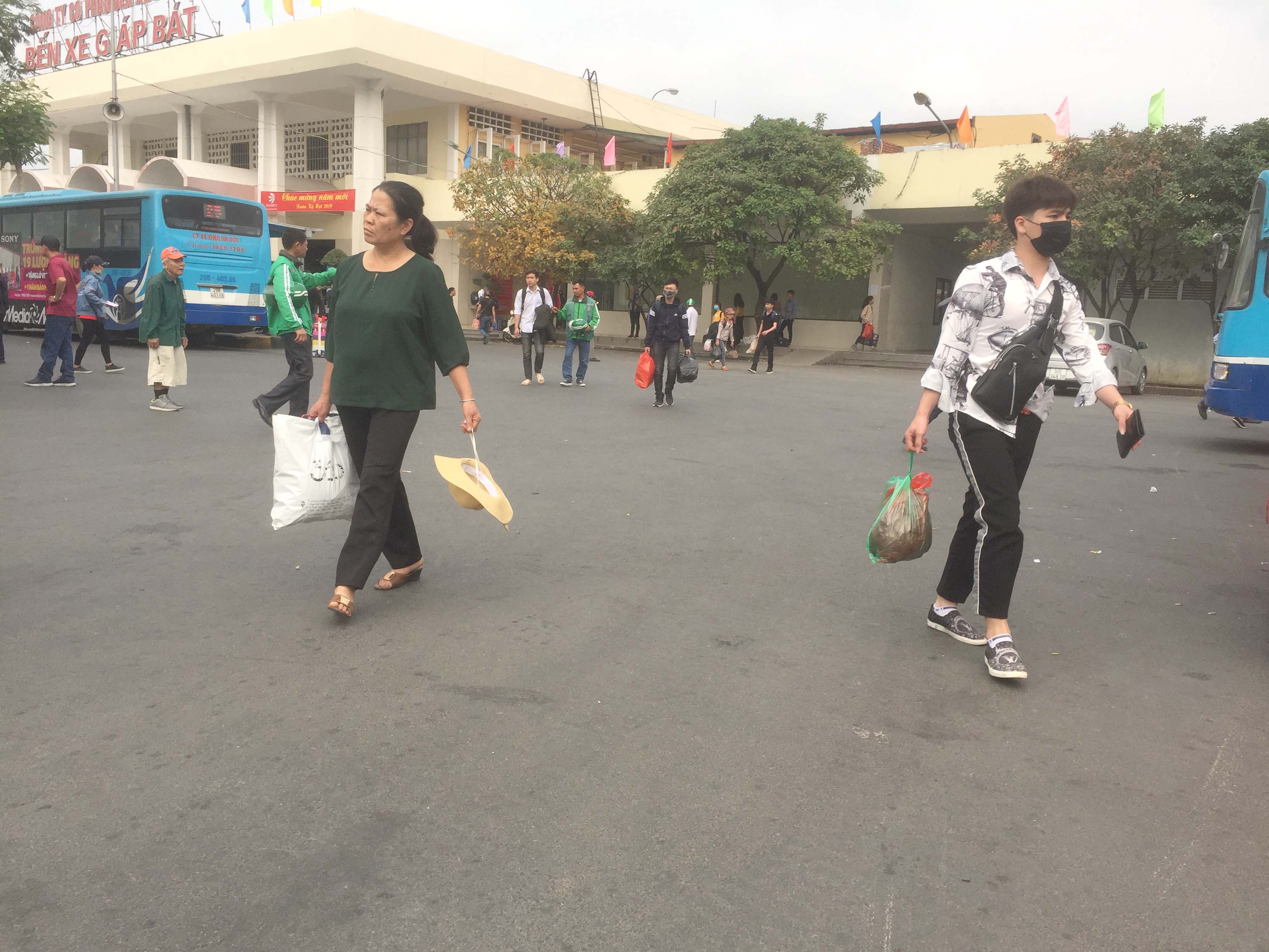 Hình ảnh lạ trên đường phố Hà Nội trong ngày cuối cùng của kỳ nghỉ Tết - 1