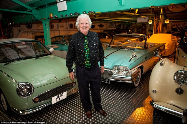 Lóa mắt với bộ sưu tập xe cổ hơn 930 tỷ của cụ ông 81 tuổi - 1
