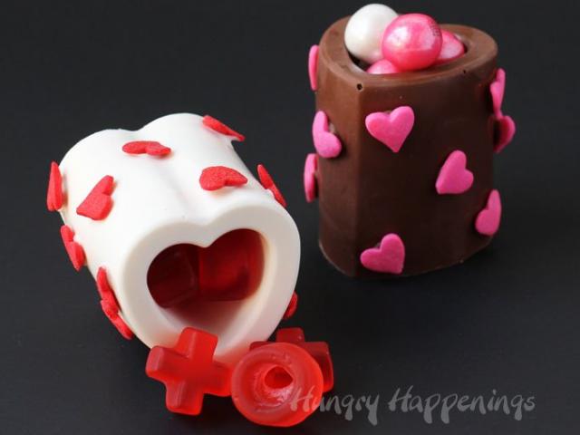 VIDEO: Cách làm socola Valentine đẹp mê hồn tặng người ấy "dễ hơn ăn kẹo"