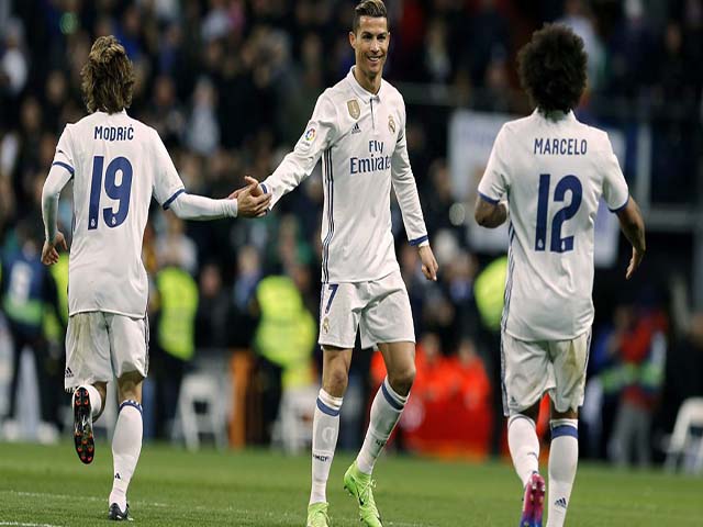 Juventus mơ dải ngân hà chiều Ronaldo: Đổ tiền tấn "cuỗm" Marcelo - Modric