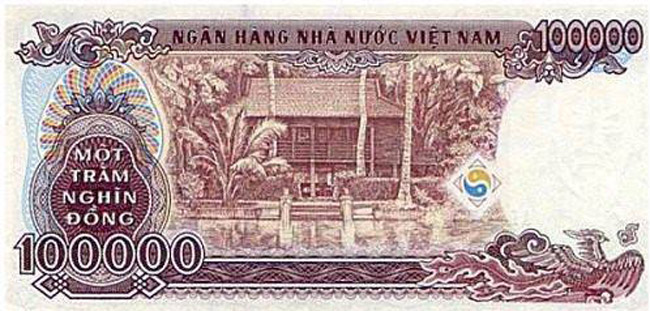 Tờ 100 nghìn đồng đầu tiên được phát hành vào ngày 1/9/2000.