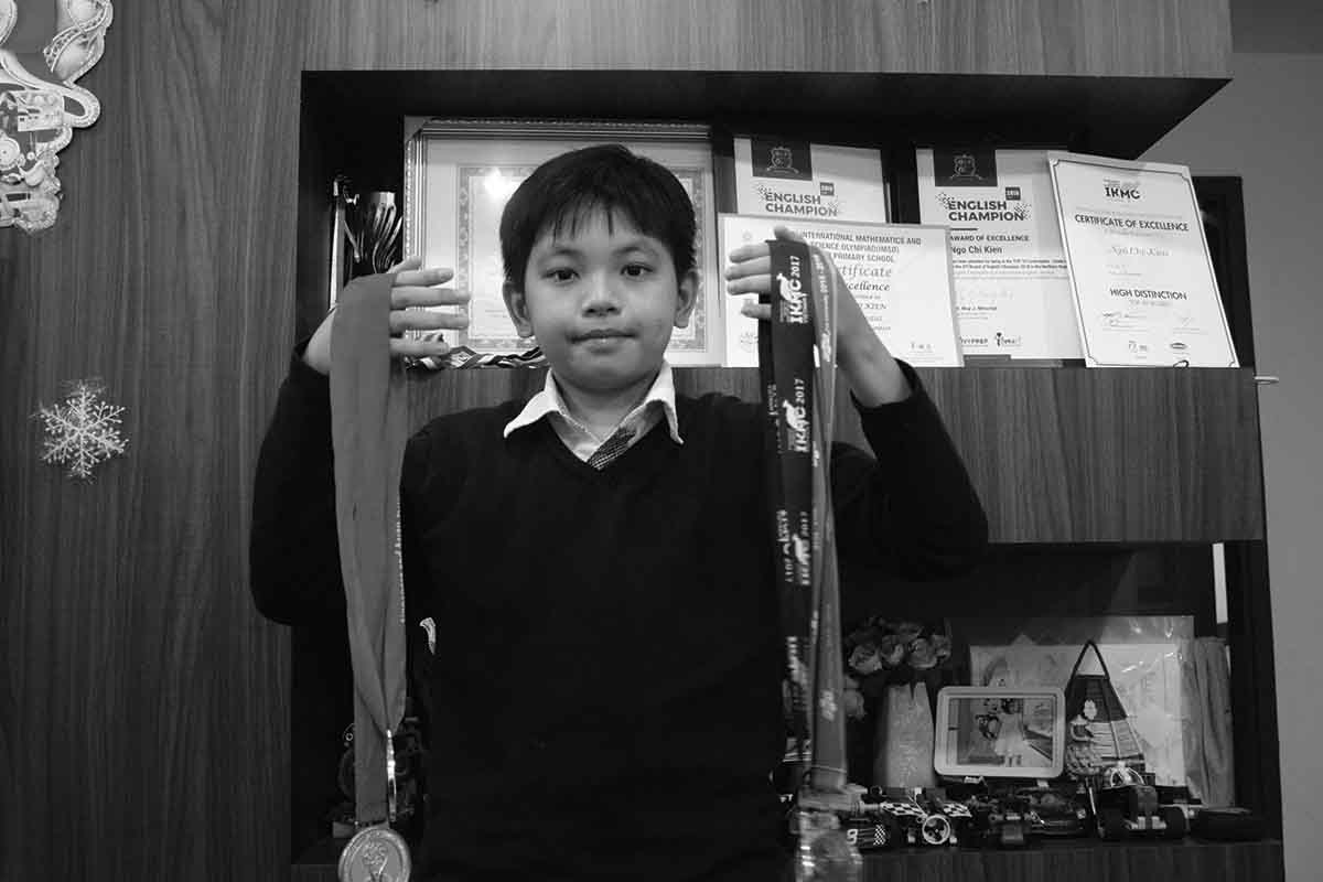 “Cậu bé vàng” Toán học Việt Nam xúc động chia sẻ về người thầy đặc biệt - 1