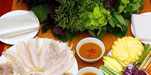 Cách làm bánh tráng cuốn thịt heo đơn giản chống ngán sau Tết - 1