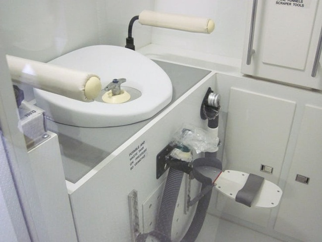 Toilet mà &#34;đắt phát ngất&#34;, chiếc số 1 còn được dùng ở nơi không ngờ tới - 1