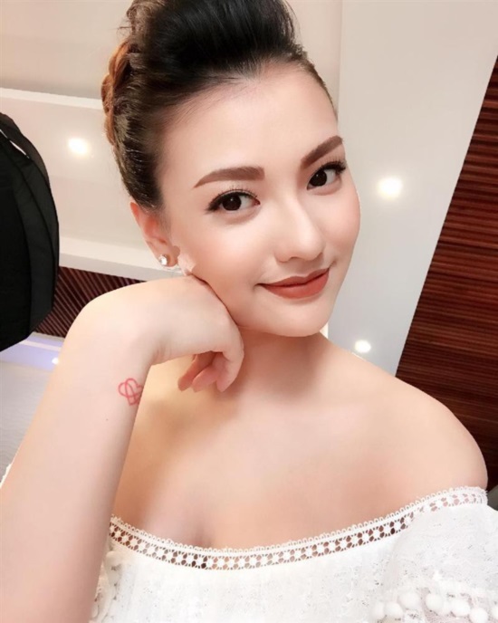 Nhẫn kim cương đắt giá của sao Việt - 3