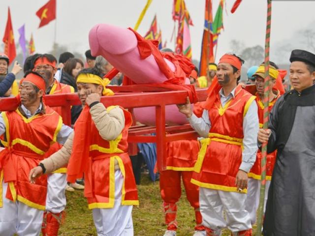 Điều ít biết về những lễ hội táo bạo nhất Việt Nam
