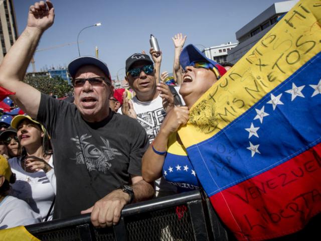 Nóng Venezuela: Kế hoạch lật đổ ông Maduro trong 24 giờ của đối lập