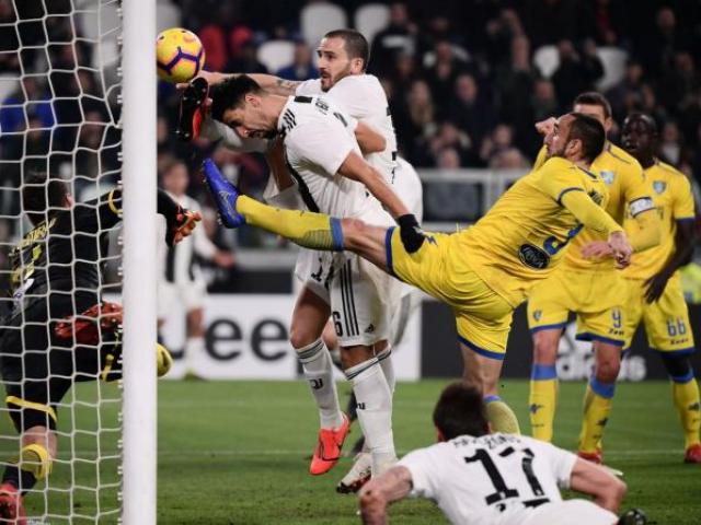 Juventus - Frosinone: Ronaldo tỏa sáng, đại tiệc mãn nhãn