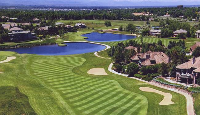 3.Cherry Hills Village, Colorado:&nbsp;Vùng ngoại ô Denver này&nbsp;nằm cách một số khu trượt tuyết tốt nhất ở Mỹ không xa. Trung bình thu nhập của các hộ gia đình là 394.259 USD/năm &#40;~9,1 tỷ đồng/năm&#41;.