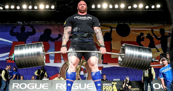 Choáng ngợp: &#34;Thần Thor” 181 kg nhấc nửa tấn nhẹ như lông hồng - 1