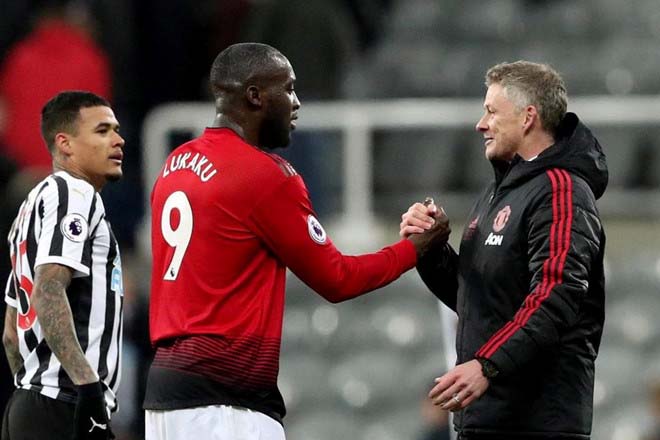 MU nguy khốn: Đến lúc Solskjaer đánh thức bản năng của “quái thú” Lukaku - 2