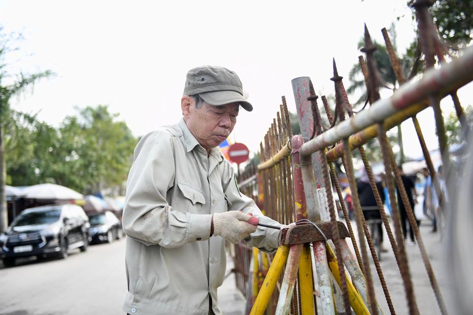 Phương tiện nào bị cấm lưu thông qua đền Trần vào giờ khai ấn? - 3