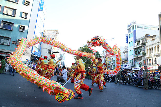 Vạn người đổ về Chợ Lớn xem lễ hội Tết Nguyên tiêu của người Hoa - 11