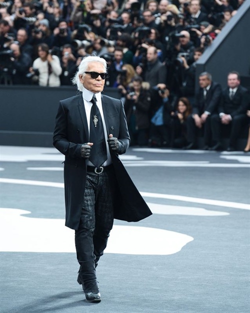 Đại thụ làng mốt Karl Lagerfeld qua đời ở tuổi 85 - 5