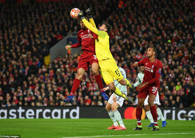 Tưng bừng &#34;chung kết sớm&#34; Liverpool - Bayern: Siêu thủ môn đả bại &#34;tam tấu&#34; - 12