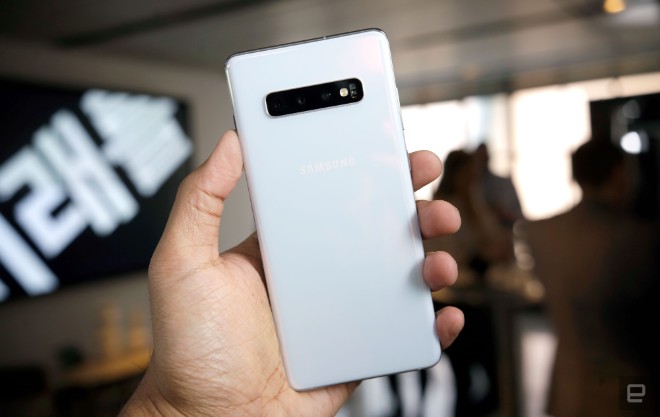 Cận cảnh siêu phẩm Galaxy S10 và S10+ khiến iFan thèm muốn - 4