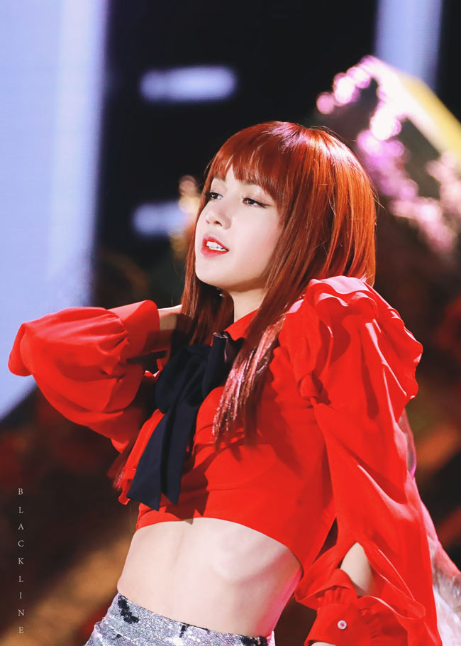 Lisa sở hữu body chuẩn nhất nhóm nhạc Black Pink với chiều cao hơn 1m67.