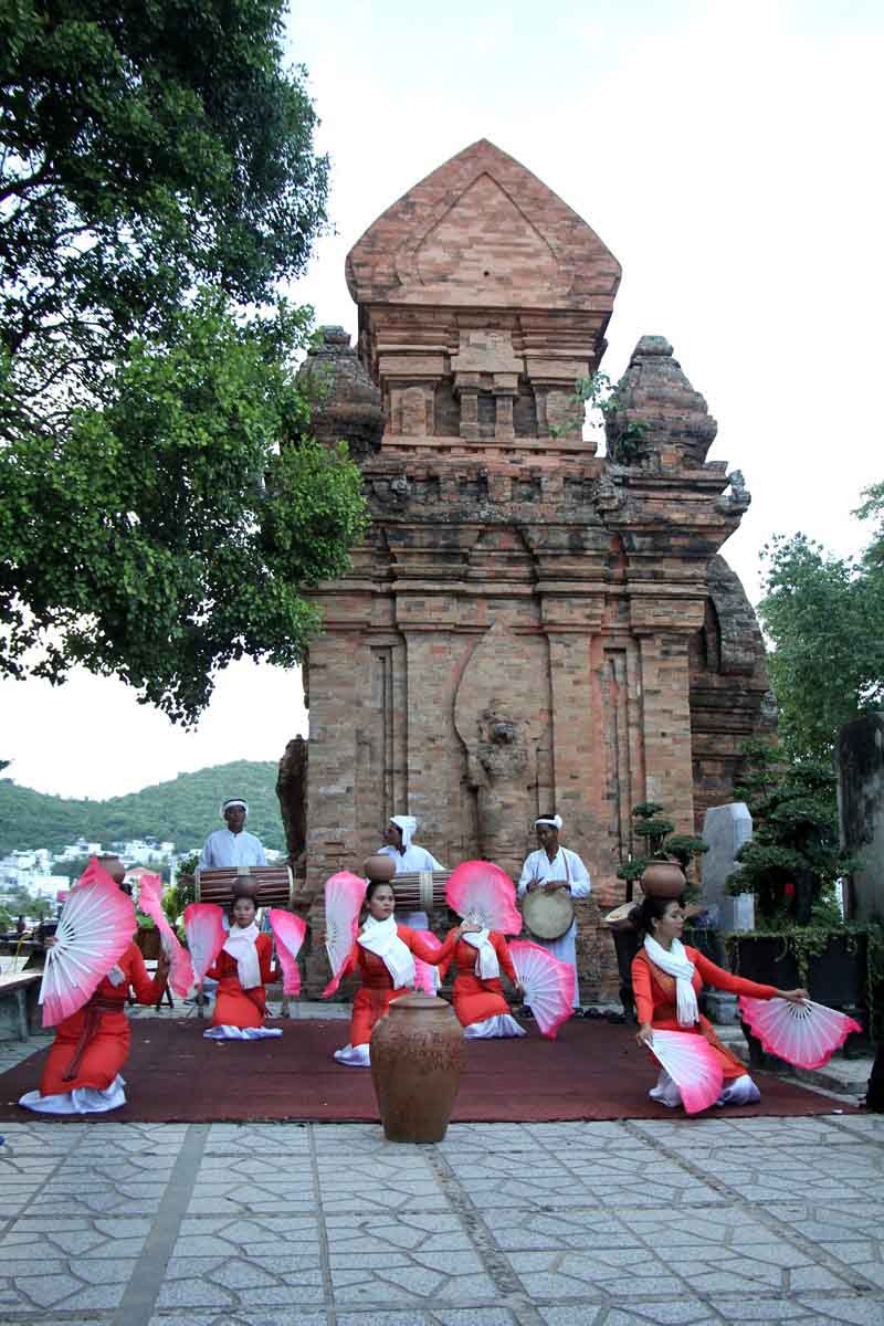 Tháp bà Ponagar - kiến trúc Chăm cổ kính ngay thành phố Nha Trang - 6