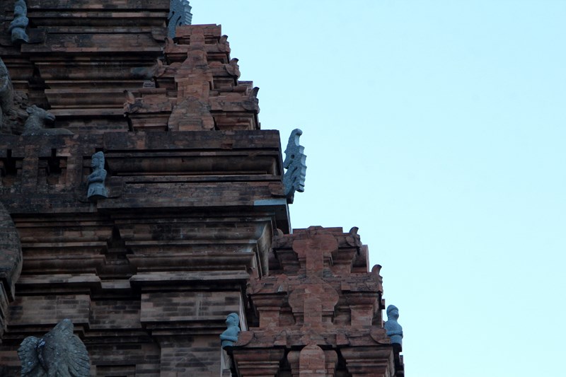 Tháp bà Ponagar - kiến trúc Chăm cổ kính ngay thành phố Nha Trang - 9