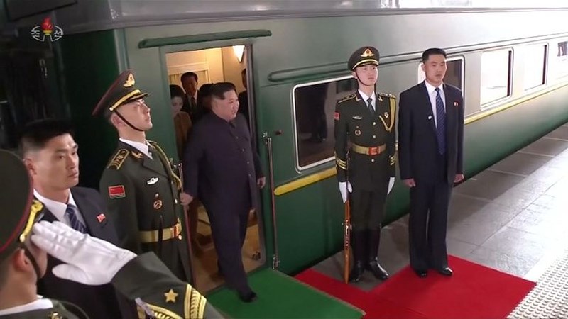 Cận cảnh đoàn tàu bọc thép “siêu độc” của ông Kim Jong-un - 4