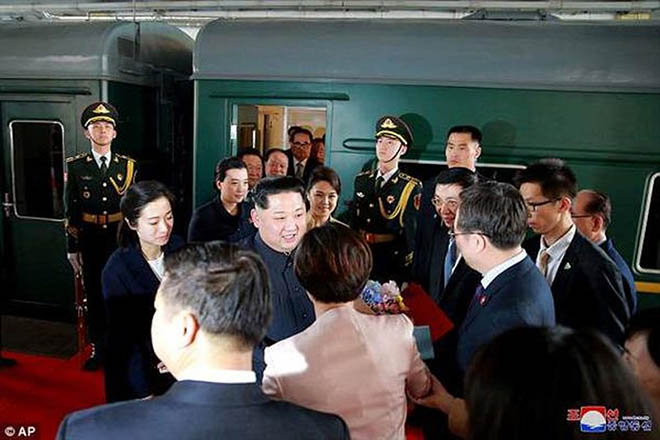 Cận cảnh đoàn tàu bọc thép “siêu độc” của ông Kim Jong-un - 7