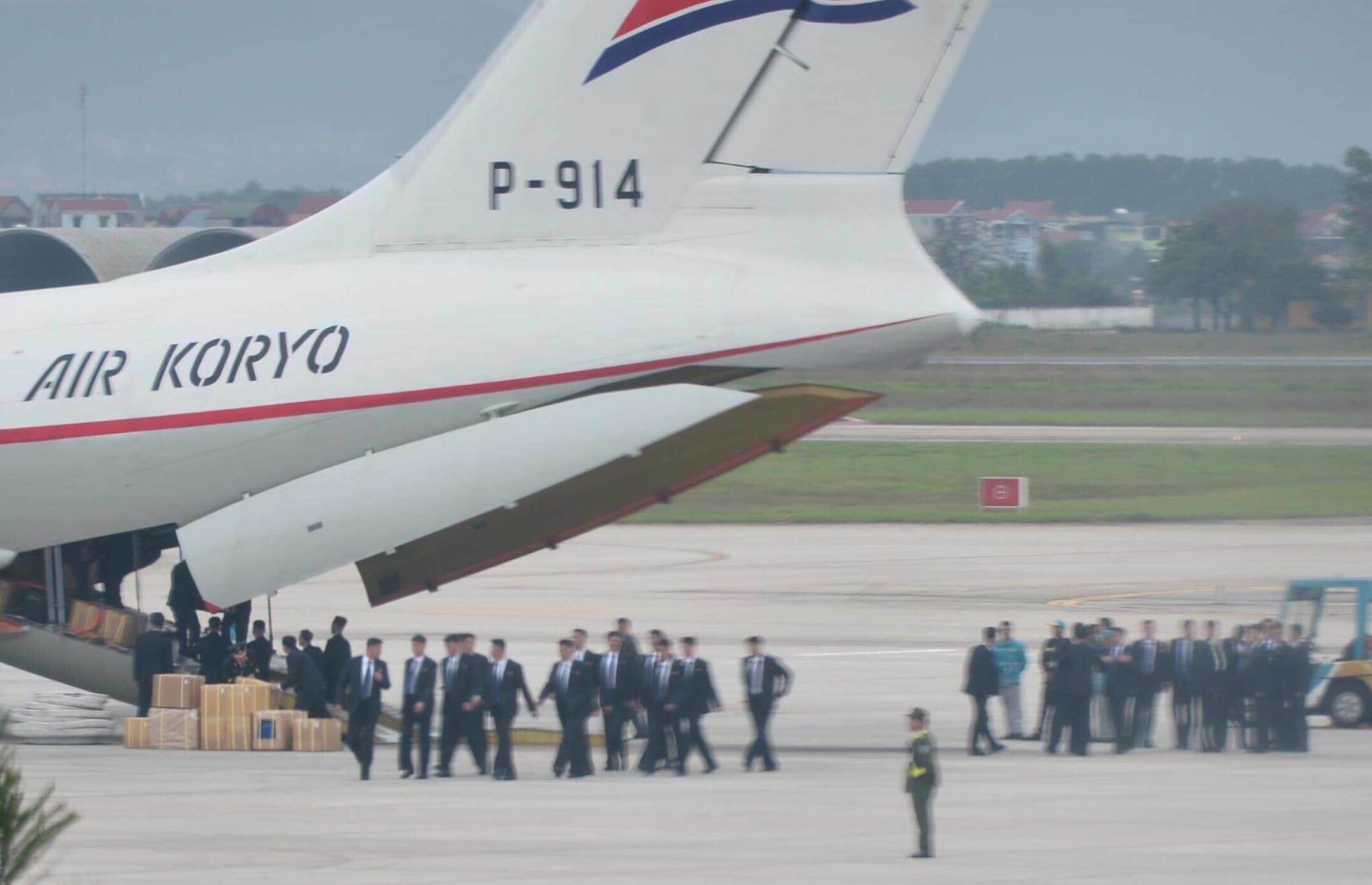 Đoàn tháp tùng ông Kim Jong Un đã về đến trung tâm Hà Nội, an ninh thắt chặt - 1