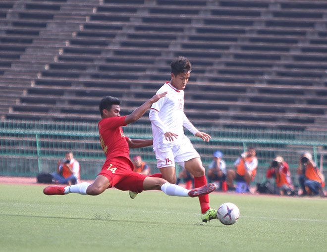 Indonesia “đấu võ” trên sân, U22 Việt Nam bị trọng tài từ chối cơ hội ghi bàn - 2