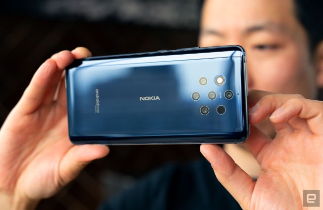 Thay vì trang bị số megapixel lớn như các điện thoại&nbsp;PureView trước đây, Nokia 9 PureView có một cách tiếp cận hoàn toàn khác sau khi HMD hợp tác với Light để triển khai số lượng ống kính lớn trên sản phẩm.