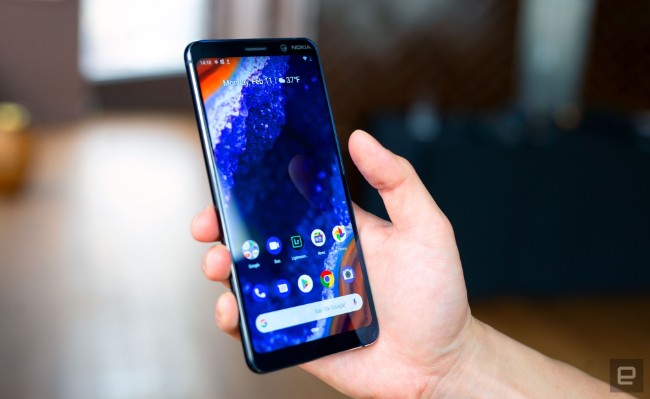 Đối với phần mềm, HMD tiếp tục đẩy mạnh nỗ lực cung cấp phiên bản thuần Android vào smartphone của mình. Với điều này, Nokia 9 PureView sẽ có phiên bản Android One dựa trên Android 9.0. Tất cả được bọc trong lớp vỏ Midnight Blue Gorilla Glass 5 với sạc không dây Qi.