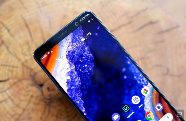 HMD nói rằng Nokia 9 PureView hiện đã được bán&nbsp;với giá 699 USD &#40;khoảng 16,22 triệu đồng&#41;. Tuy nhiên một tin xấu là sản phẩm hiện được sản xuất giới hạn, mặc dù HMD không tiết lộ số lượng giới hạn mà họ có thể làm.