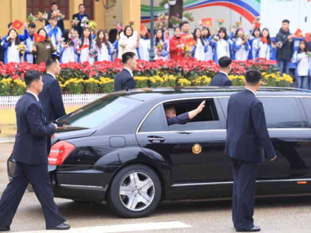 [TRỰC TIẾP]: Chủ tịch Triều Tiên Kim Jong-un đang trên đường từ Lạng Sơn về Hà Nội
