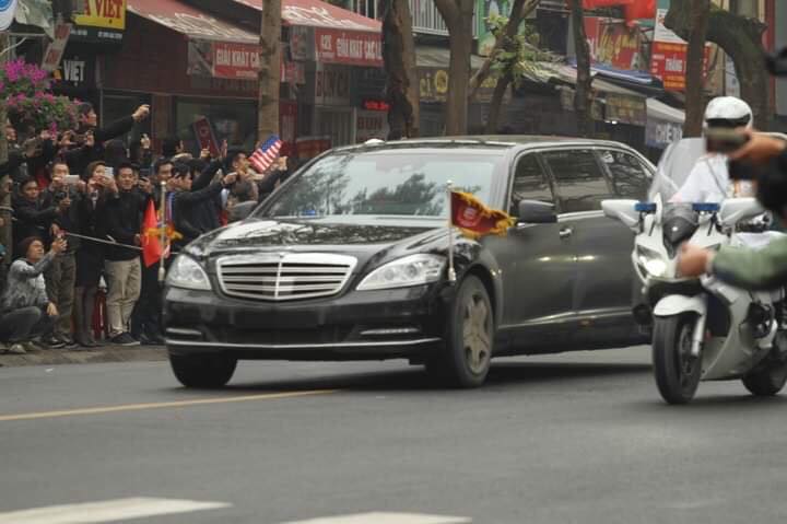 Những hình ảnh đầu tiên của đoàn xe Chủ tịch Kim Jong Un tại Hà Nội - 9